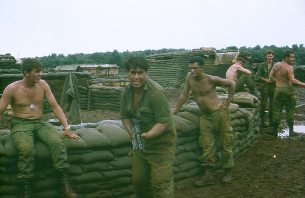 3Pl hamming it up FSPB Le Loi [Stock]