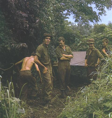 Aussie diggers in the field [courtesy http://webandofbrothers.tripod.com/ ]