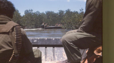 pushing into the mangroves - very poor visibility