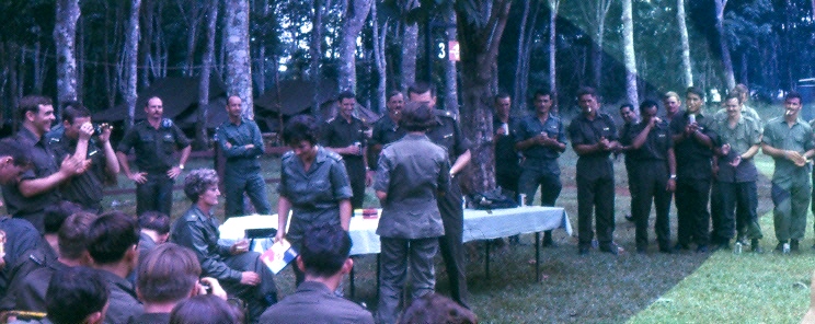 Red Cross nurses receiving gifts & thanks [Ure]